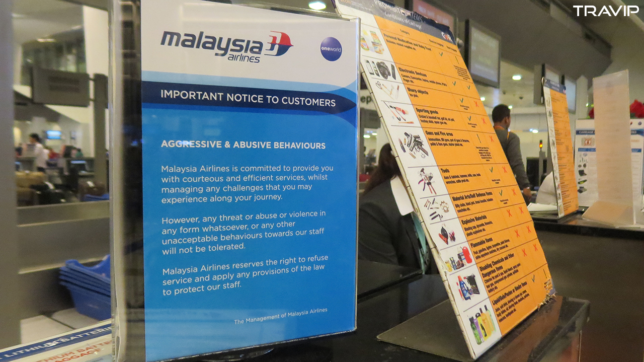 Ghi chú của Malaysia Airlines ở sân bay New Delhi. Ảnh: Travip